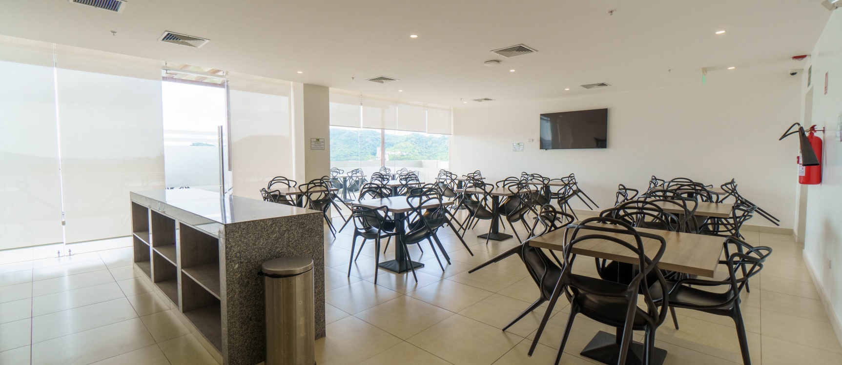 GeoBienes - Oficina en alquiler amoblada ubicada en 100 Olivos Parc, Ceibos - Plusvalia Guayaquil Casas de venta y alquiler Inmobiliaria Ecuador