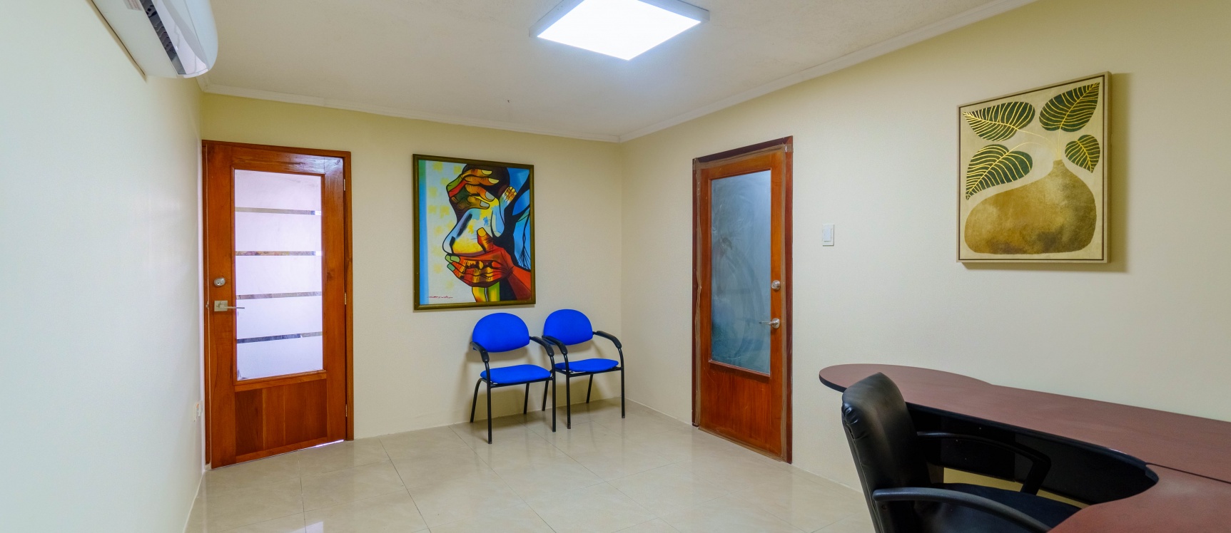 Oficina en alquiler amoblada ubicada en Edificio Bucanero, norte de Guayaquil GeoBienes - Oficina en alquiler amoblada ubicada en Edificio Bucanero, norte de Guayaquil - Plusvalia Guayaquil Casas de venta y alquiler Inmobiliaria Ecuador