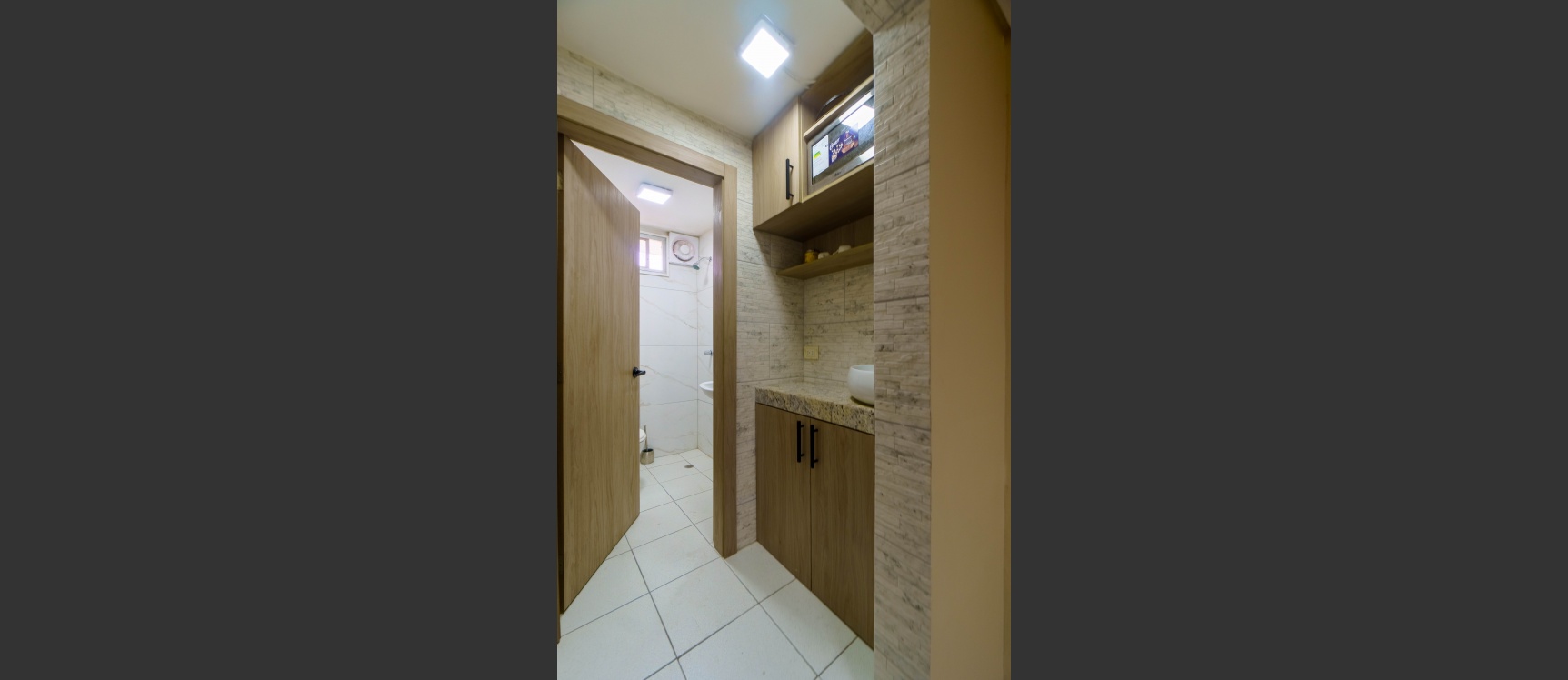 Oficina en alquiler amoblada ubicada en Edificio Bucanero, norte de Guayaquil GeoBienes - Oficina en alquiler amoblada ubicada en Edificio Bucanero, norte de Guayaquil - Plusvalia Guayaquil Casas de venta y alquiler Inmobiliaria Ecuador