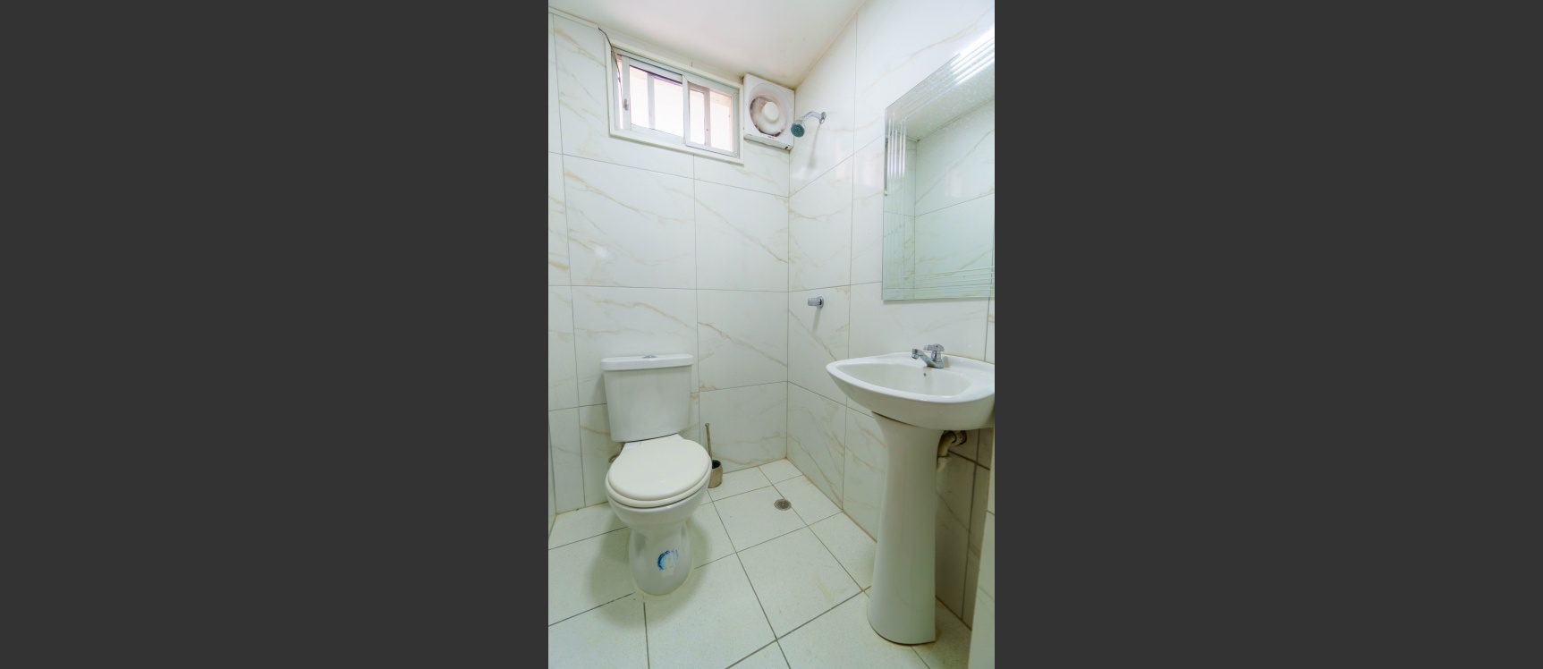 Oficina en alquiler amoblada ubicada en Edificio Bucanero, norte de Guayaquil GeoBienes - Oficina en alquiler amoblada ubicada en Edificio Bucanero, norte de Guayaquil - Plusvalia Guayaquil Casas de venta y alquiler Inmobiliaria Ecuador