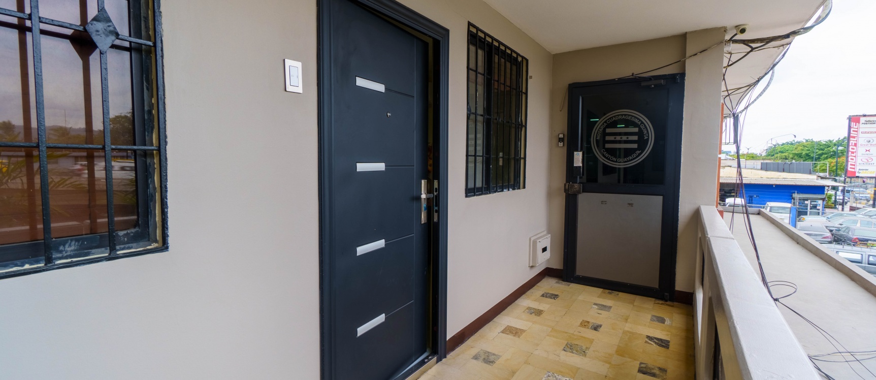 Oficina en alquiler amoblada ubicada en Edificio Bucanero, norte de Guayaquil GeoBienes - Oficina en alquiler amoblada ubicada en Edificio Bucanero, norte de Guayaquil - Plusvalia Guayaquil Casas de venta y alquiler Inmobiliaria Ecuador