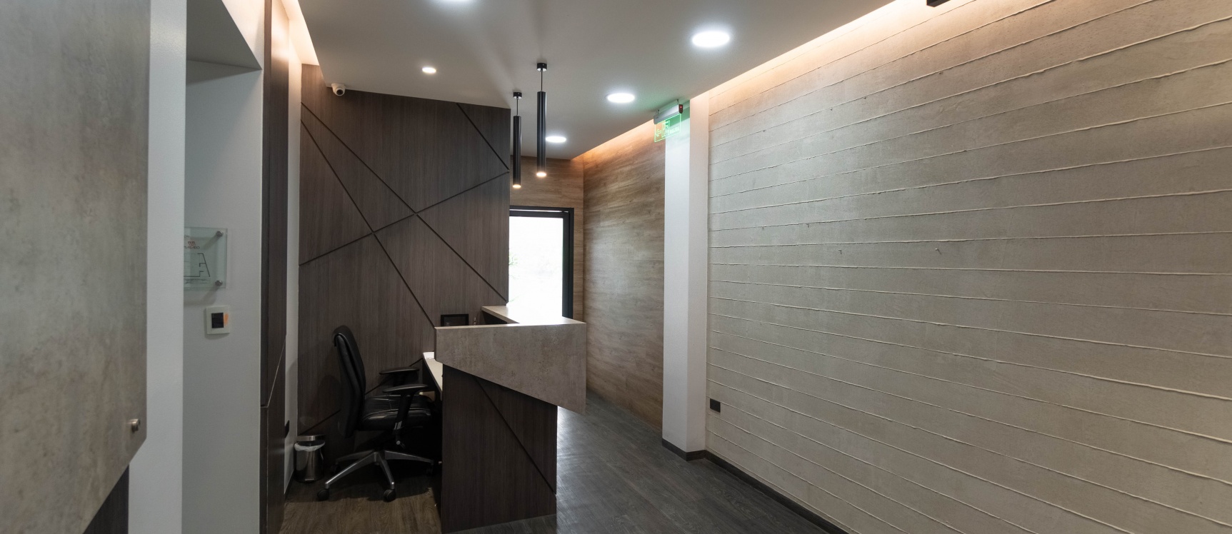 GeoBienes - Oficina en alquiler con acabados de lujo en el Centro Comercial Neo Center, Guayaquil - Plusvalia Guayaquil Casas de venta y alquiler Inmobiliaria Ecuador