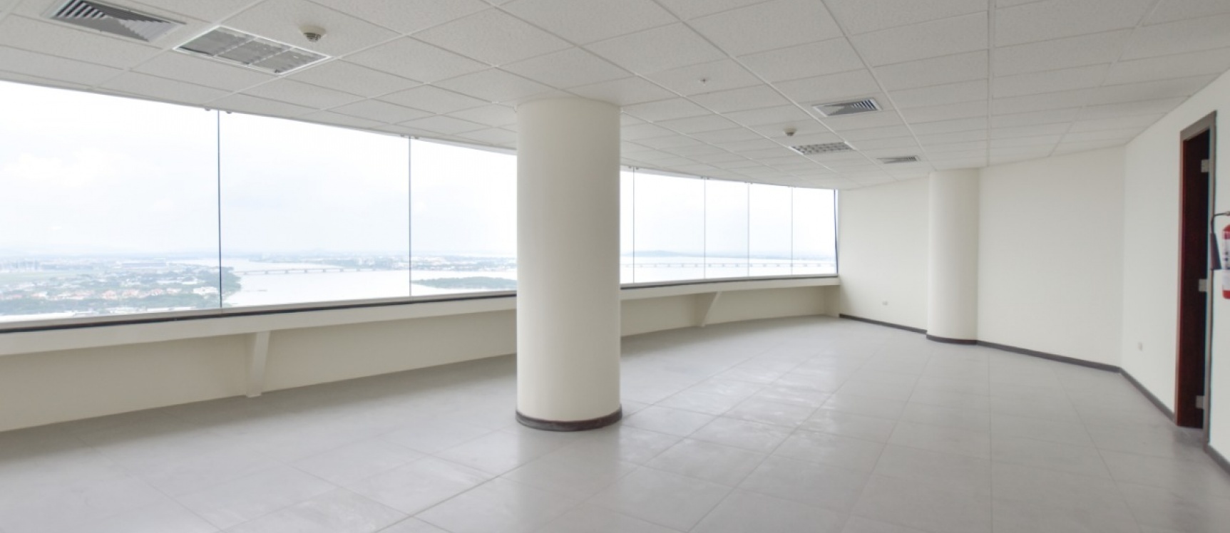 Oficina en Alquiler Edificio The Point - Puerto Santa Ana GeoBienes - Oficina en Alquiler Edificio The Point - Puerto Santa Ana - Plusvalia Guayaquil Casas de venta y alquiler Inmobiliaria Ecuador