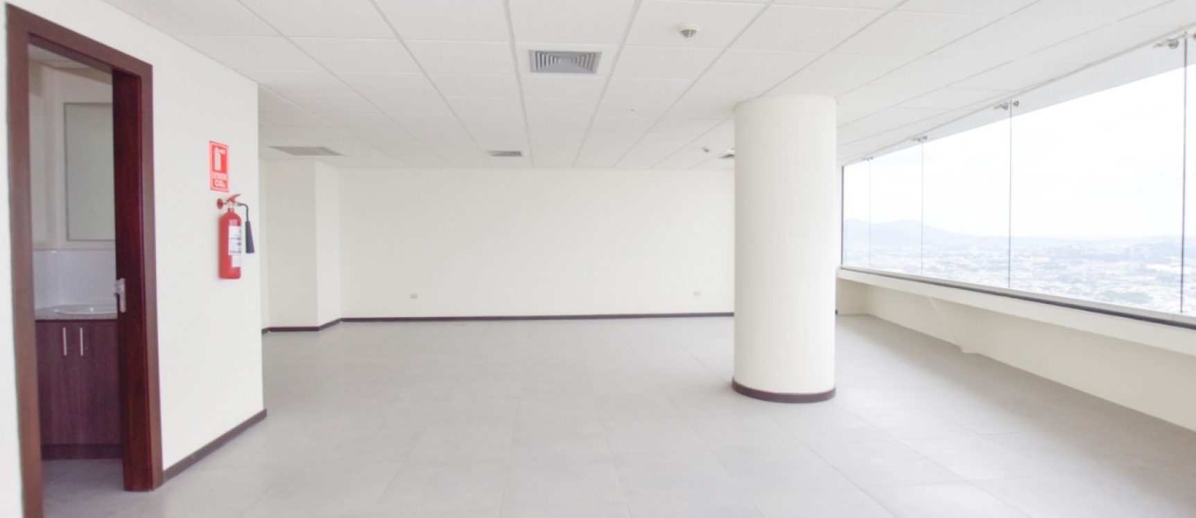 Oficina en Alquiler Edificio The Point - Puerto Santa Ana GeoBienes - Oficina en Alquiler Edificio The Point - Puerto Santa Ana - Plusvalia Guayaquil Casas de venta y alquiler Inmobiliaria Ecuador