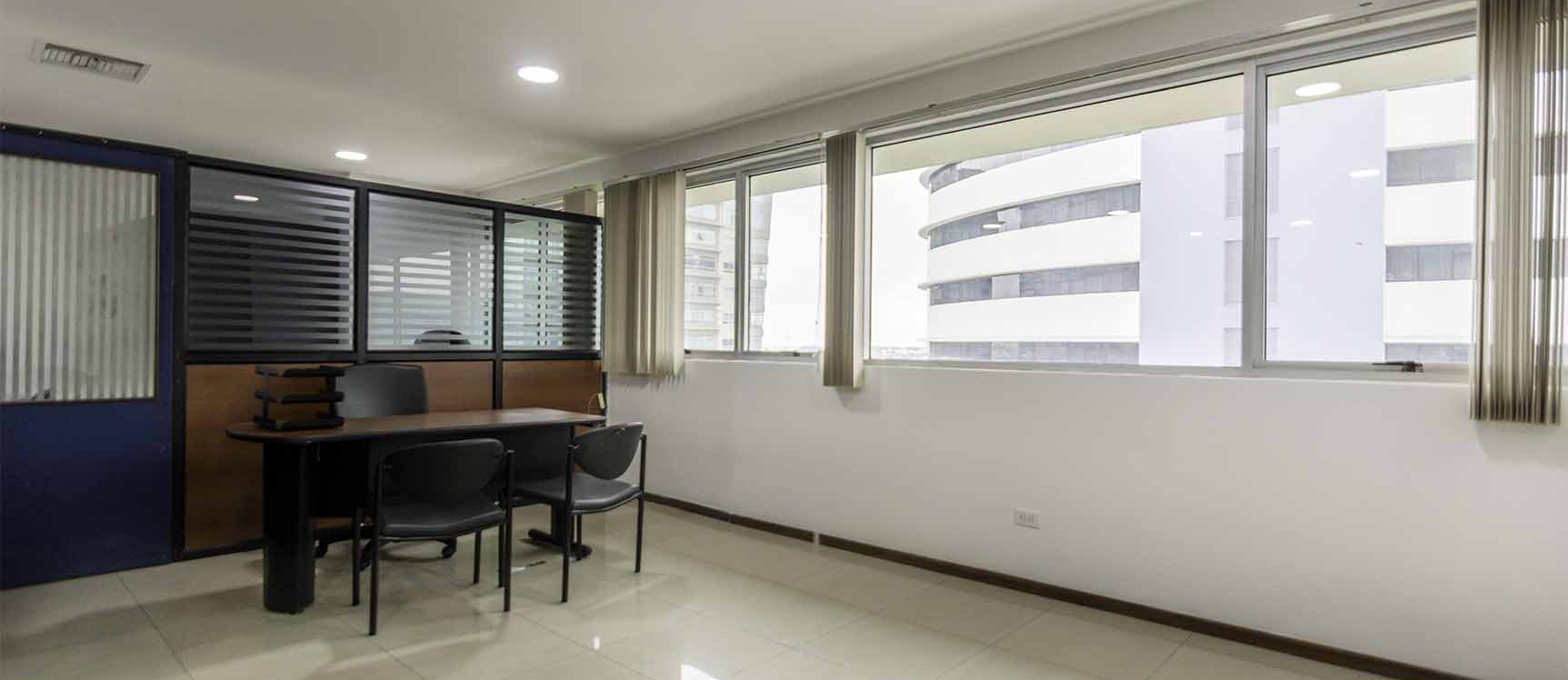 GeoBienes - Oficina en alquiler Edificio Trade Building , Norte de Guayaquil  - Plusvalia Guayaquil Casas de venta y alquiler Inmobiliaria Ecuador