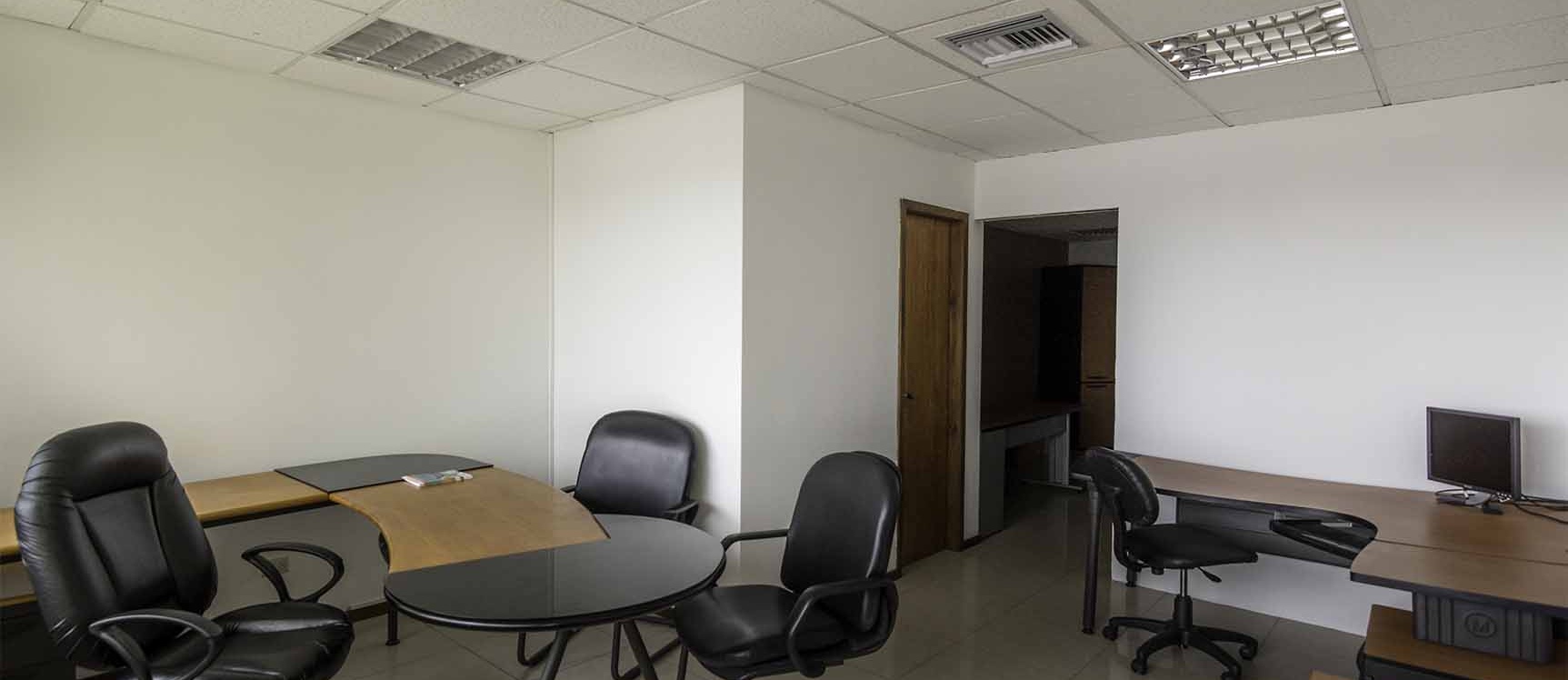 Oficina en alquiler Edificio Trade Building , Norte de Guayaquil GeoBienes - Oficina en alquiler Edificio Trade Building, Norte de Guayaquil - Plusvalia Guayaquil Casas de venta y alquiler Inmobiliaria Ecuador