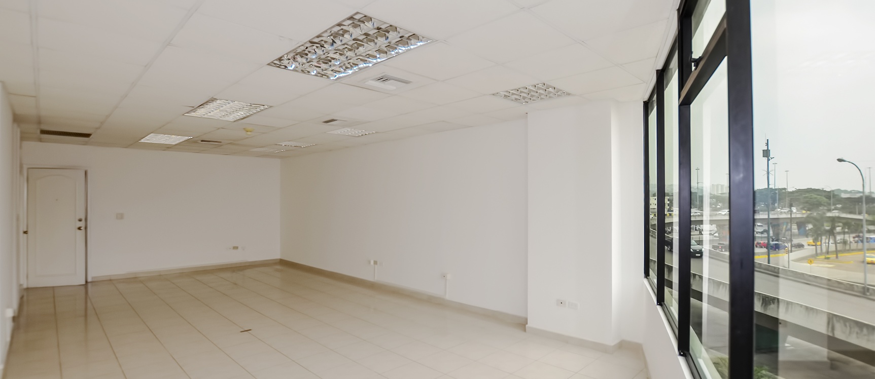 Oficina en alquiler en Edificio Executive Center sector norte de Guayaquil GeoBienes - Oficina en alquiler en Edificio Executive Center sector norte de Guayaquil - Plusvalia Guayaquil Casas de venta y alquiler Inmobiliaria Ecuador
