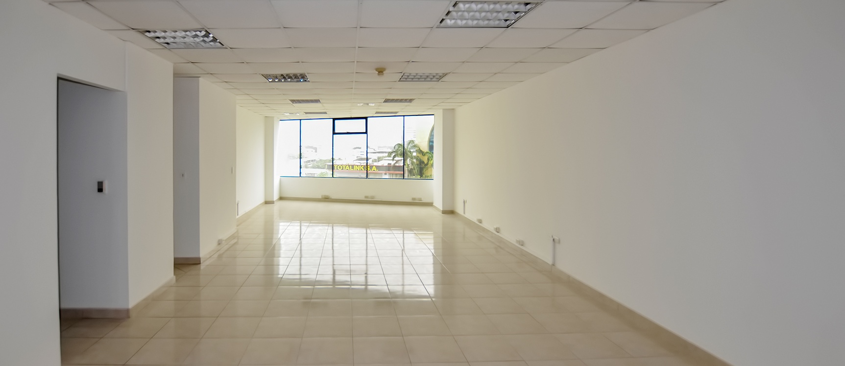 GeoBienes - Oficina en alquiler en Edificio Executive Center sector norte de Guayaquil - Plusvalia Guayaquil Casas de venta y alquiler Inmobiliaria Ecuador