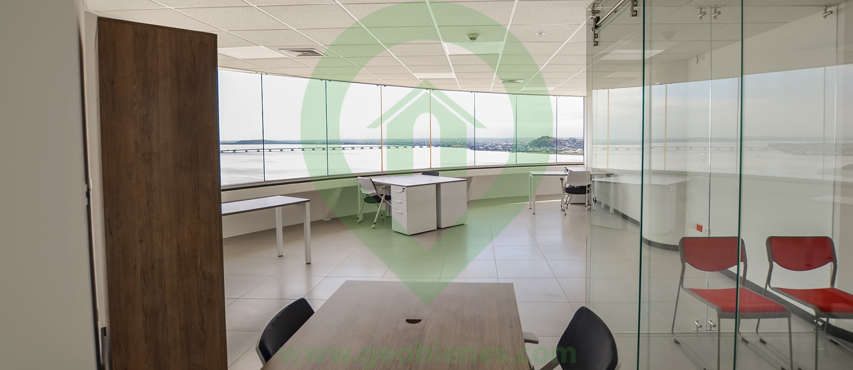 Oficina en alquiler en edificio The Point centro de Guayaquil GeoBienes - Oficina en alquiler en edificio The Point centro de Guayaquil - Plusvalia Guayaquil Casas de venta y alquiler Inmobiliaria Ecuador