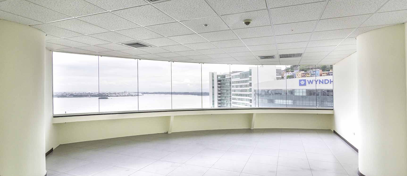 Oficina en Alquiler en Edificio The Point, Puerto Santa Ana, Guayaquil GeoBienes - Oficina en Alquiler en Edificio The Point, Puerto Santa Ana, Guayaquil - Plusvalia Guayaquil Casas de venta y alquiler Inmobiliaria Ecuador