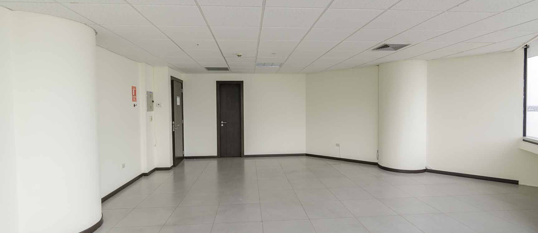 Oficina en Alquiler en Edificio The Point, Puerto Santa Ana, Guayaquil GeoBienes - Oficina en Alquiler en Edificio The Point, Puerto Santa Ana, Guayaquil - Plusvalia Guayaquil Casas de venta y alquiler Inmobiliaria Ecuador