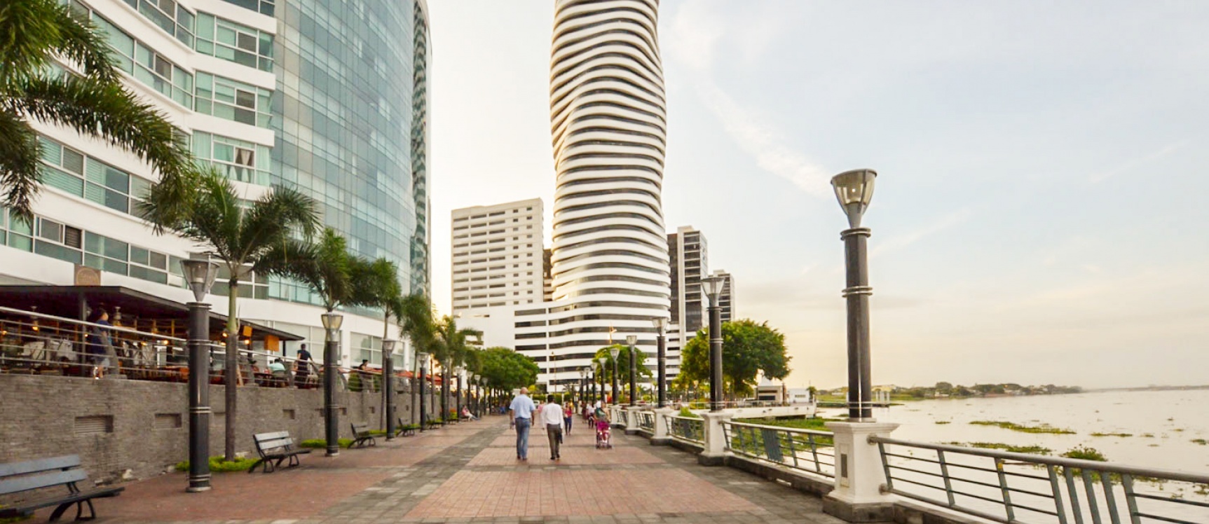 GeoBienes - Oficina en alquiler en edificio The Point sector centro de Guayaquil - Plusvalia Guayaquil Casas de venta y alquiler Inmobiliaria Ecuador