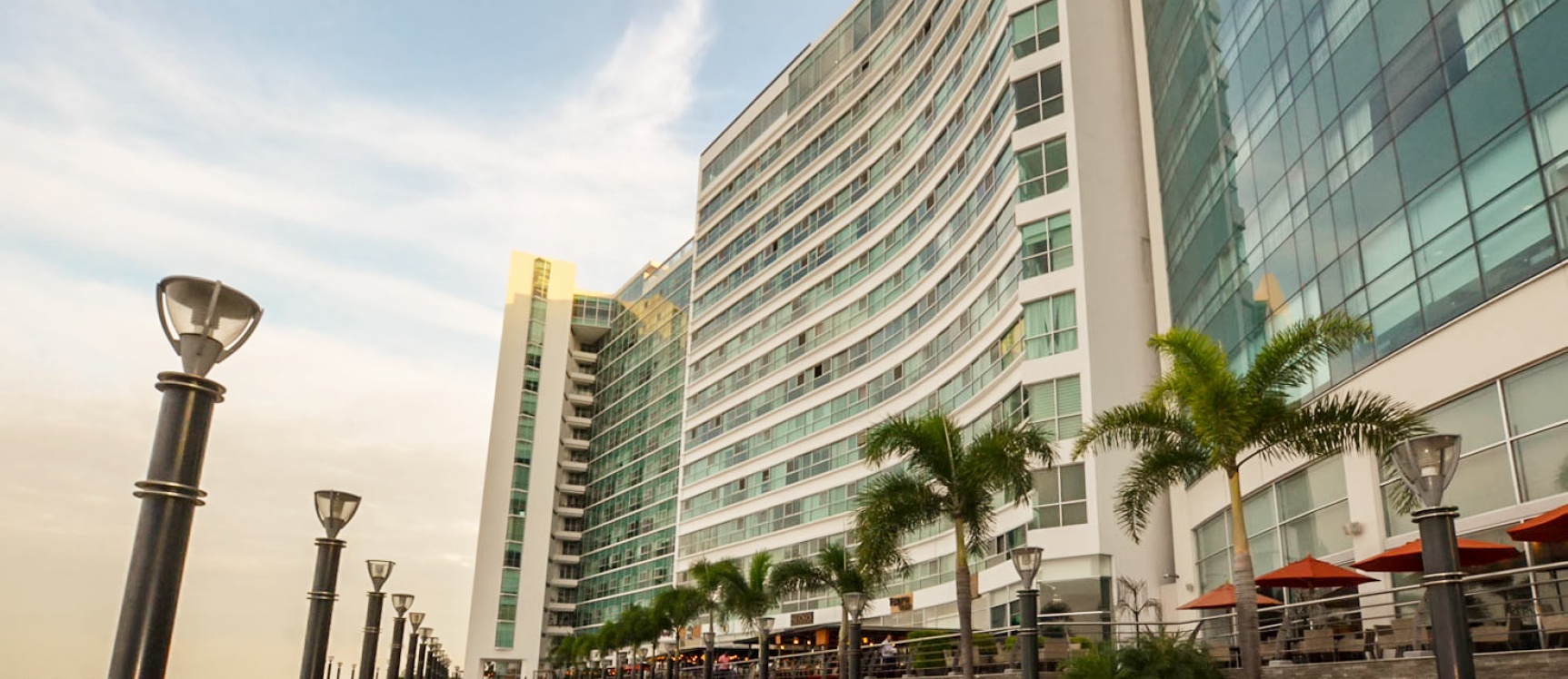 Oficina en alquiler en edificio The Point sector centro de Guayaquil GeoBienes - Oficina en alquiler en edificio The Point sector centro de Guayaquil - Plusvalia Guayaquil Casas de venta y alquiler Inmobiliaria Ecuador