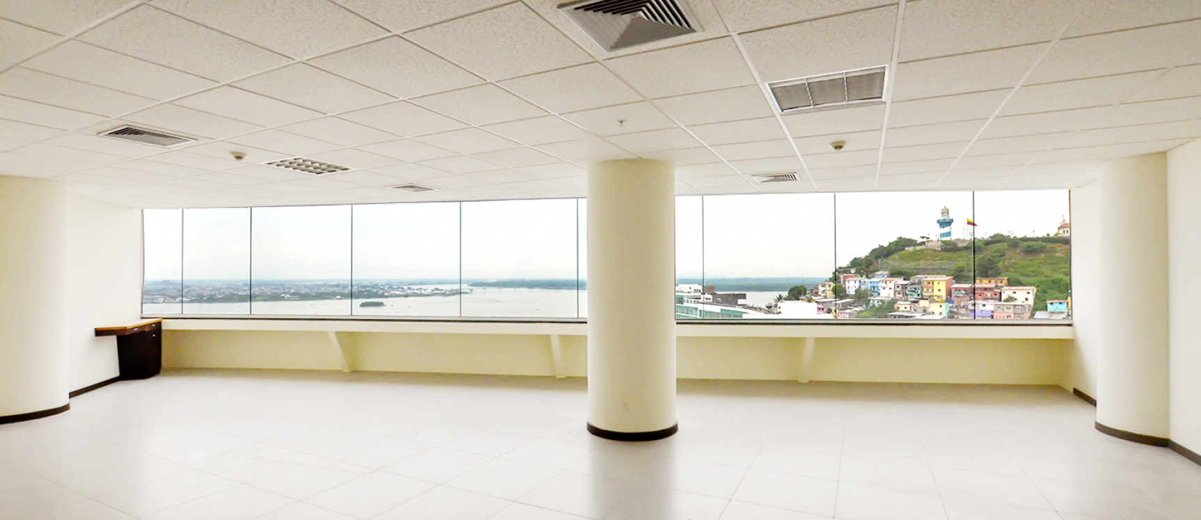 Oficina en alquiler en edificio The Point sector centro de Guayaquil GeoBienes - Oficina en alquiler en edificio The Point sector centro de Guayaquil - Plusvalia Guayaquil Casas de venta y alquiler Inmobiliaria Ecuador