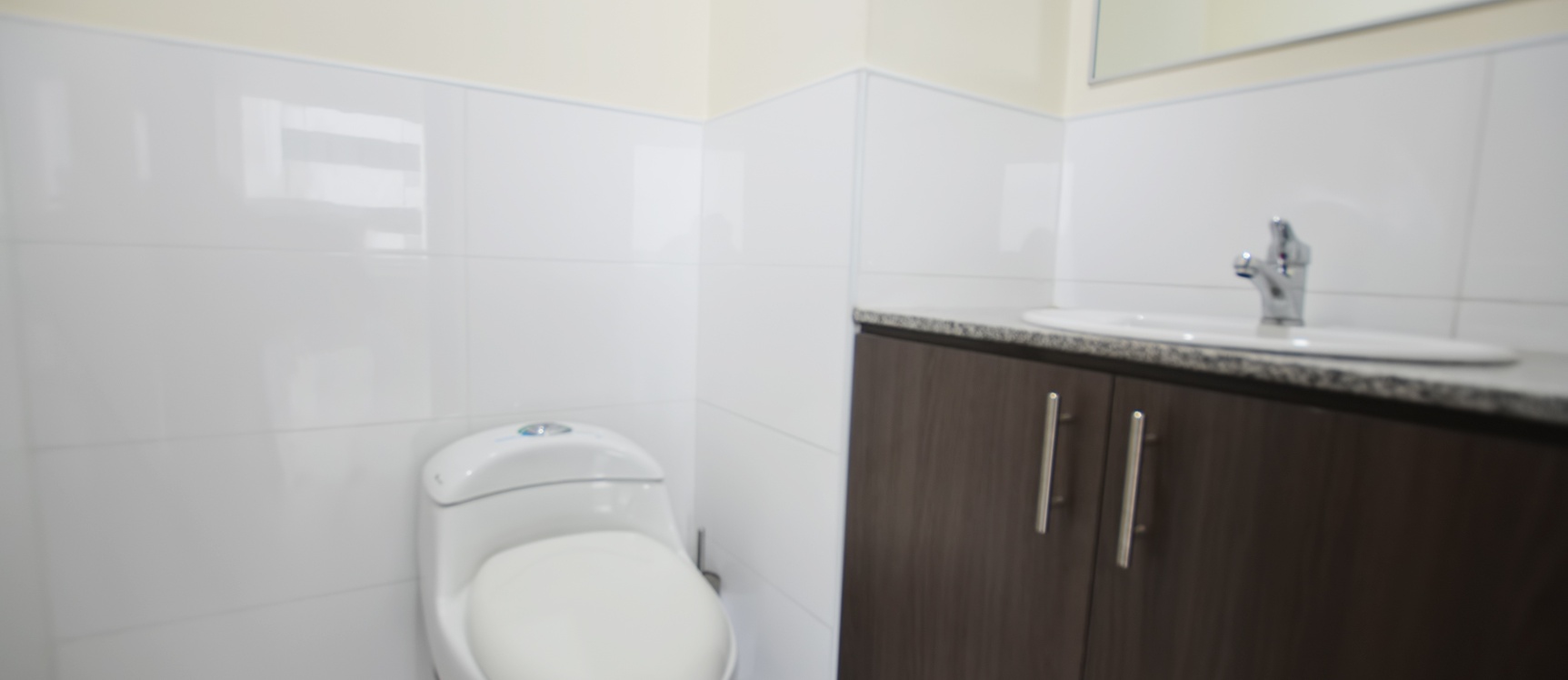 Oficina en alquiler en edificio The Point sector centro de Guayaquil GeoBienes - Oficina en alquiler en edificio The Point sector centro de Guayaquil - Plusvalia Guayaquil Casas de venta y alquiler Inmobiliaria Ecuador