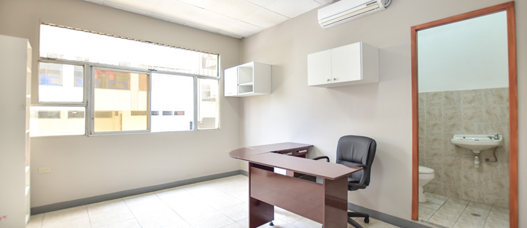 Oficina en Alquiler en el centro de Guayaquil GeoBienes - Oficina en Alquiler en el centro de Guayaquil - Plusvalia Guayaquil Casas de venta y alquiler Inmobiliaria Ecuador