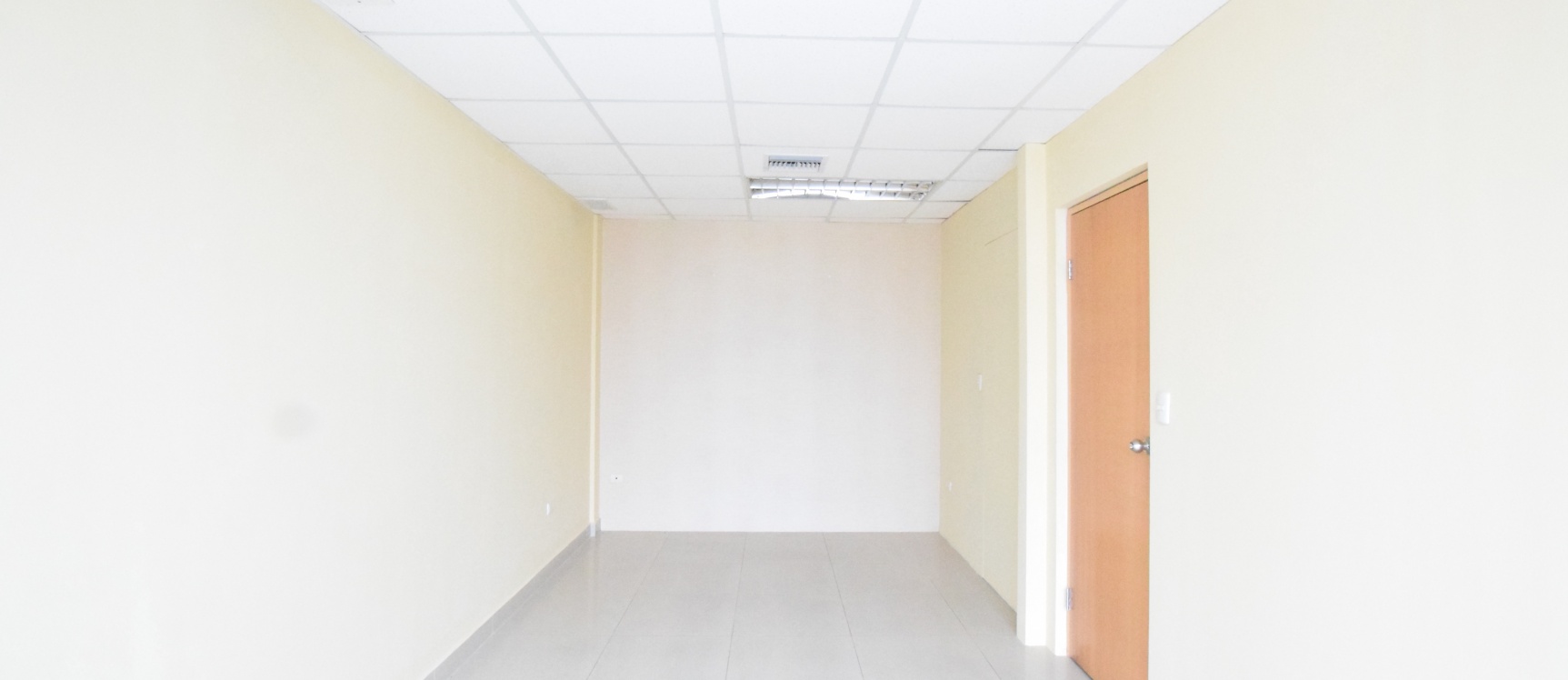 Oficina en alquiler en el Edificio Blue Towers, Norte de Guayaquil GeoBienes - Oficina en alquiler en el Edificio Blue Towers, Norte de Guayaquil - Plusvalia Guayaquil Casas de venta y alquiler Inmobiliaria Ecuador