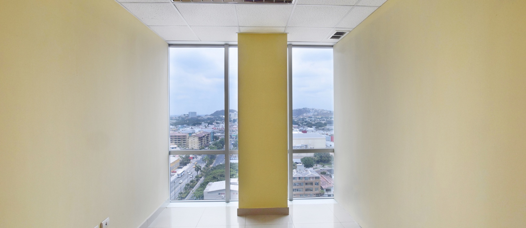 GeoBienes - Oficina en alquiler en el Edificio Blue Towers, Norte de Guayaquil - Plusvalia Guayaquil Casas de venta y alquiler Inmobiliaria Ecuador