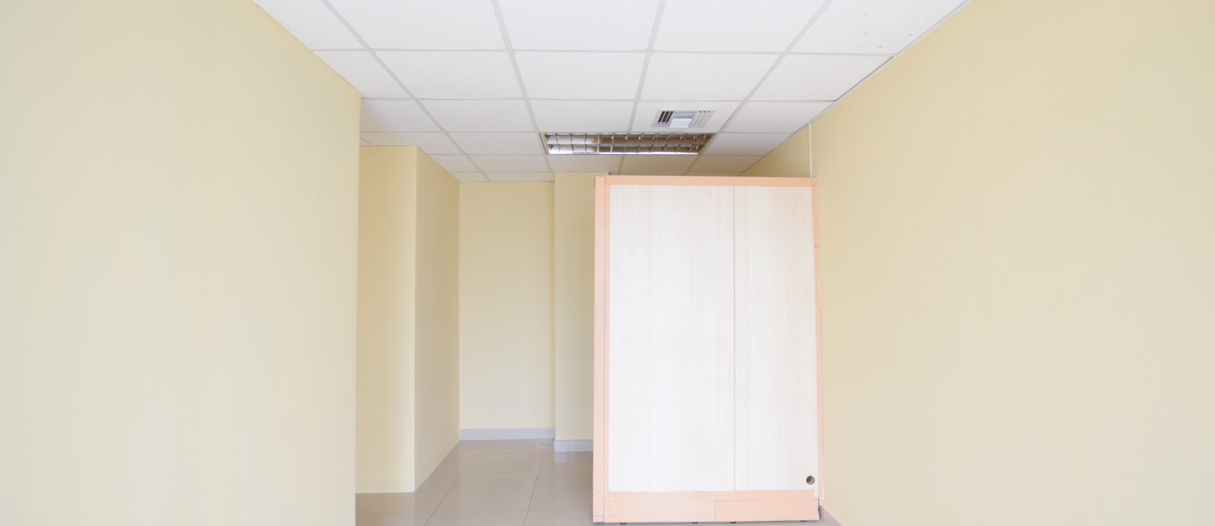 Oficina en alquiler en el Edificio Blue Towers, Norte de Guayaquil GeoBienes - Oficina en alquiler en el Edificio Blue Towers, Norte de Guayaquil - Plusvalia Guayaquil Casas de venta y alquiler Inmobiliaria Ecuador