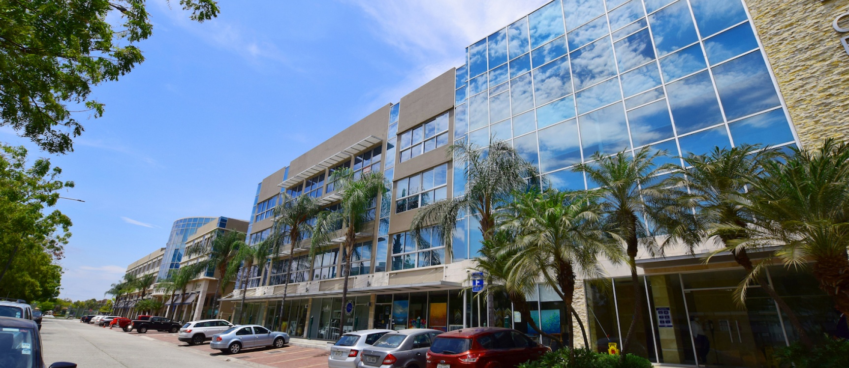 Oficina en alquiler en el Edificio SBC Office Center, Vía Samborondón GeoBienes - Oficina en alquiler en el Edificio SBC Office Center, Vía Samborondón - Plusvalia Guayaquil Casas de venta y alquiler Inmobiliaria Ecuador