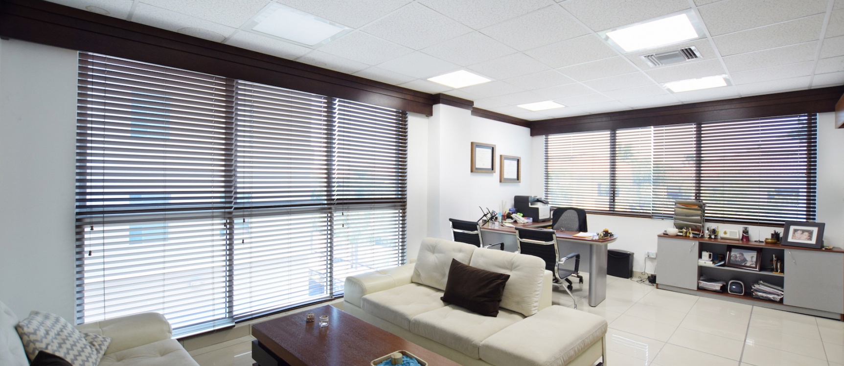 Oficina en alquiler en el Edificio SBC Office Center, Vía Samborondón GeoBienes - Oficina en alquiler en el Edificio SBC Office Center, Vía Samborondón - Plusvalia Guayaquil Casas de venta y alquiler Inmobiliaria Ecuador