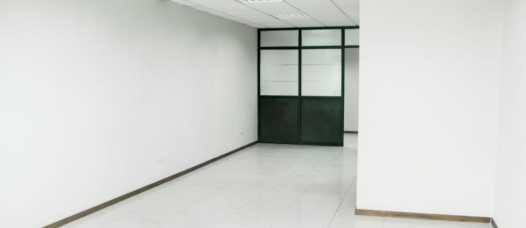 GeoBienes - Oficina en alquiler en el Edificio Trade Building, Norte de Guayaquil - Plusvalia Guayaquil Casas de venta y alquiler Inmobiliaria Ecuador