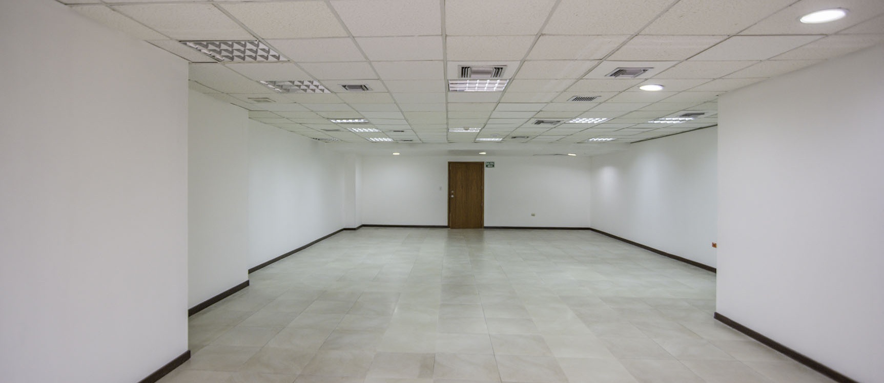 Oficina en alquiler en el Hotel Sonesta, Norte de Guayaquil GeoBienes - Oficina en alquiler en el Hotel Sonesta, Norte de Guayaquil - Plusvalia Guayaquil Casas de venta y alquiler Inmobiliaria Ecuador