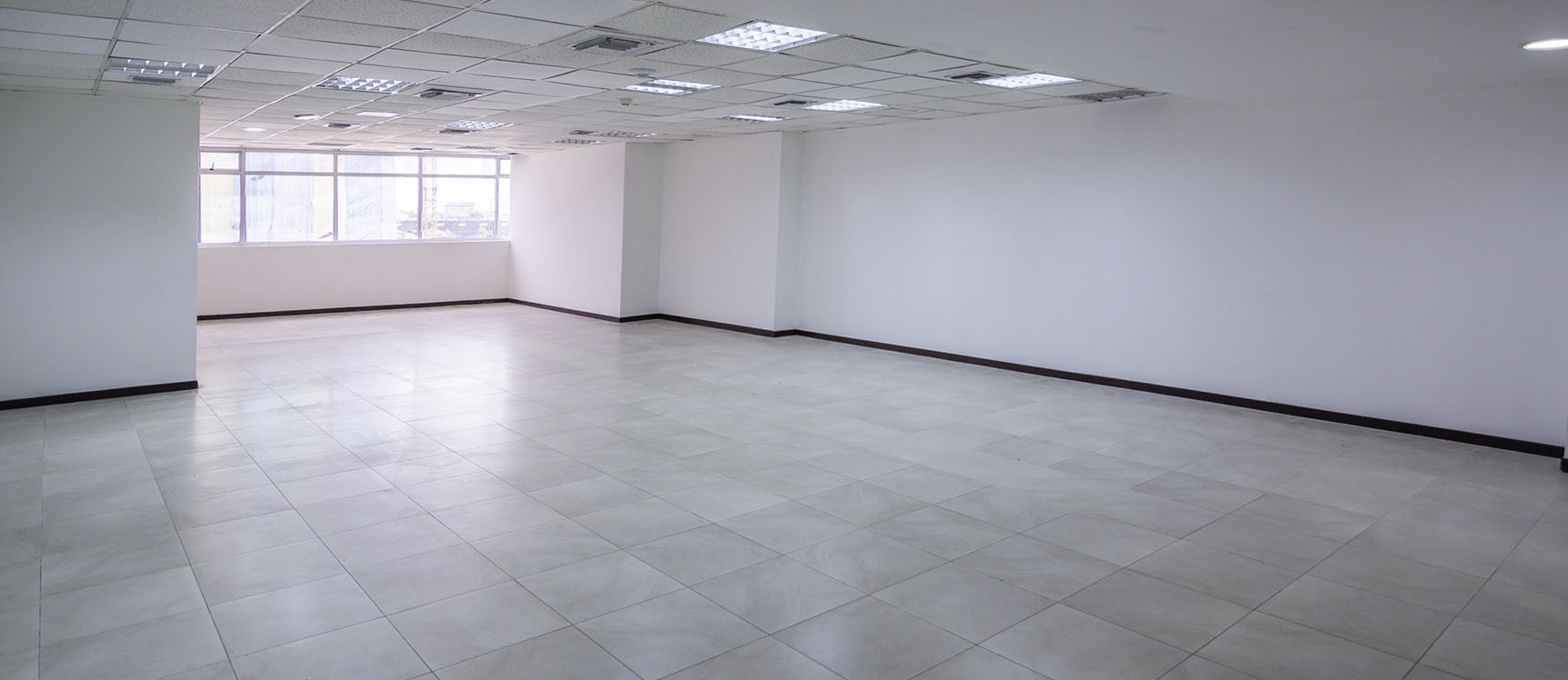 Oficina en alquiler en el Hotel Sonesta, Norte de Guayaquil GeoBienes - Oficina en alquiler en el Hotel Sonesta, Norte de Guayaquil - Plusvalia Guayaquil Casas de venta y alquiler Inmobiliaria Ecuador