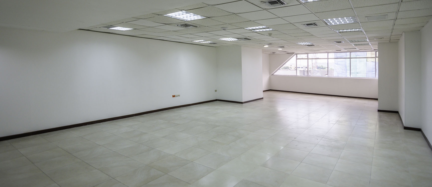 GeoBienes - Oficina en alquiler en el Hotel Sonesta, Norte de Guayaquil - Plusvalia Guayaquil Casas de venta y alquiler Inmobiliaria Ecuador