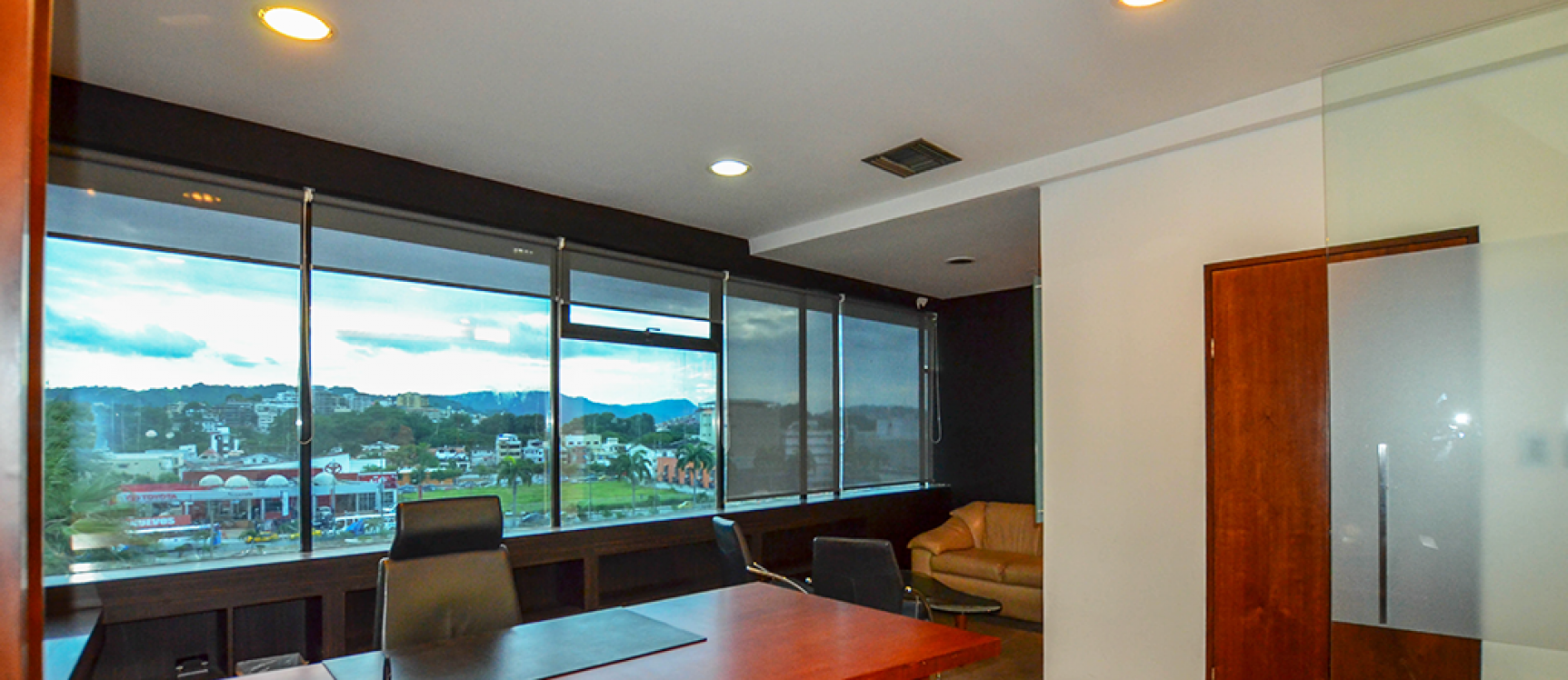 GeoBienes - Oficina en alquiler en Kennedy sector norte de Guayaquil - Plusvalia Guayaquil Casas de venta y alquiler Inmobiliaria Ecuador