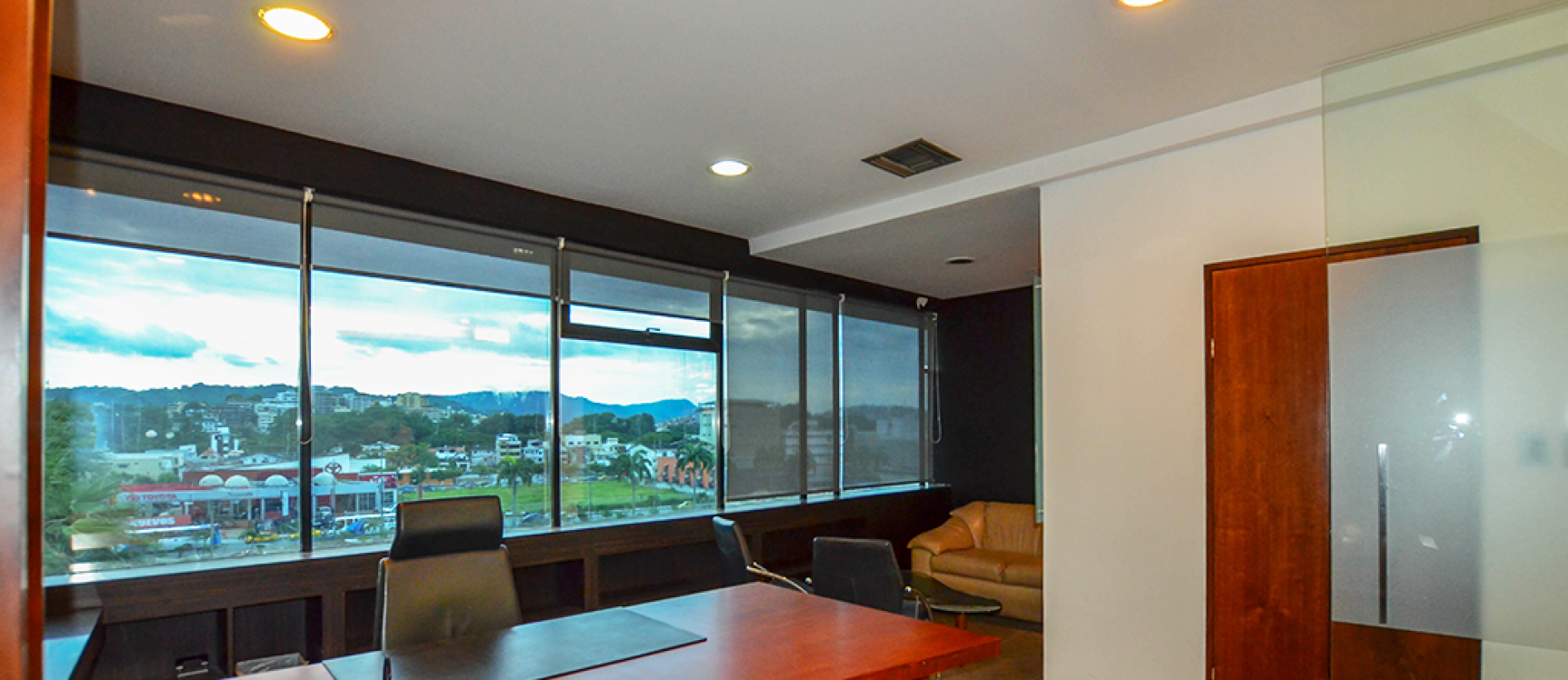 Oficina en alquiler en Kennedy sector norte de Guayaquil GeoBienes - Oficina en alquiler en Kennedy sector norte de Guayaquil - Plusvalia Guayaquil Casas de venta y alquiler Inmobiliaria Ecuador