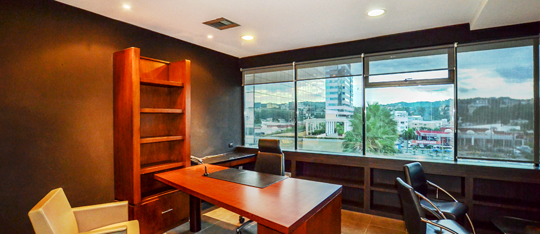 Oficina en alquiler en Kennedy sector norte de Guayaquil GeoBienes - Oficina en Venta en Kennedy sector norte de Guayaquil - Plusvalia Guayaquil Casas de venta y alquiler Inmobiliaria Ecuador