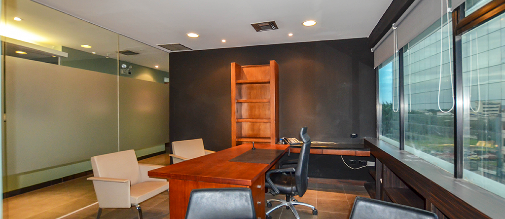 Oficina en alquiler en Kennedy sector norte de Guayaquil GeoBienes - Oficina en Venta en Kennedy sector norte de Guayaquil - Plusvalia Guayaquil Casas de venta y alquiler Inmobiliaria Ecuador