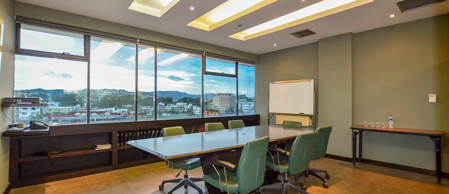 Oficina en alquiler en Kennedy sector norte de Guayaquil GeoBienes - Oficina en Venta en Kennedy sector norte de Guayaquil - Plusvalia Guayaquil Casas de venta y alquiler Inmobiliaria Ecuador