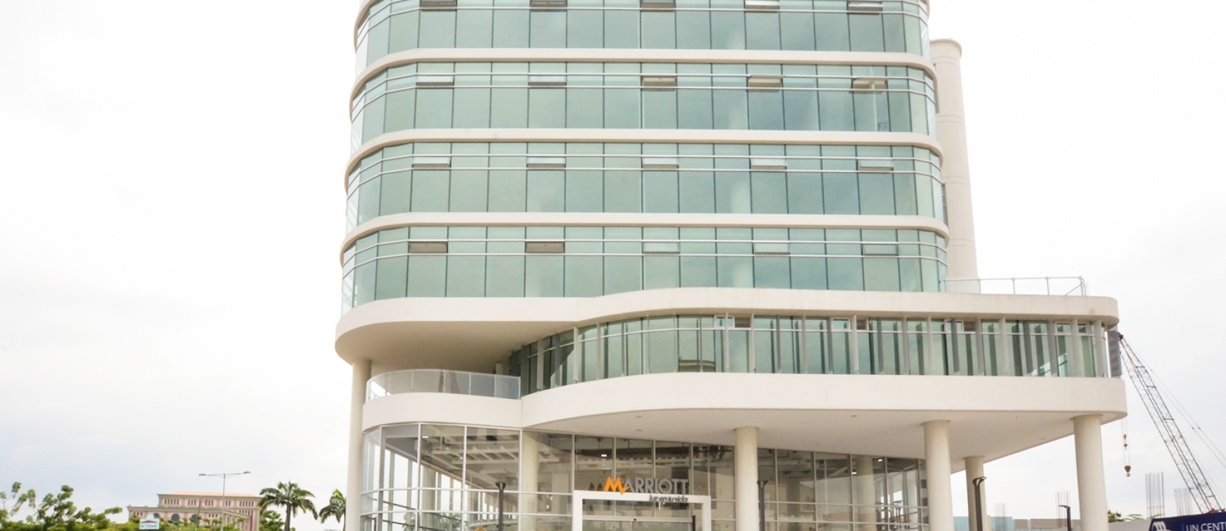 Oficina en alquiler en Los Arcos Plaza sector Samborondón GeoBienes - Oficina en alquiler en Los Arcos Plaza sector Samborondón - Plusvalia Guayaquil Casas de venta y alquiler Inmobiliaria Ecuador