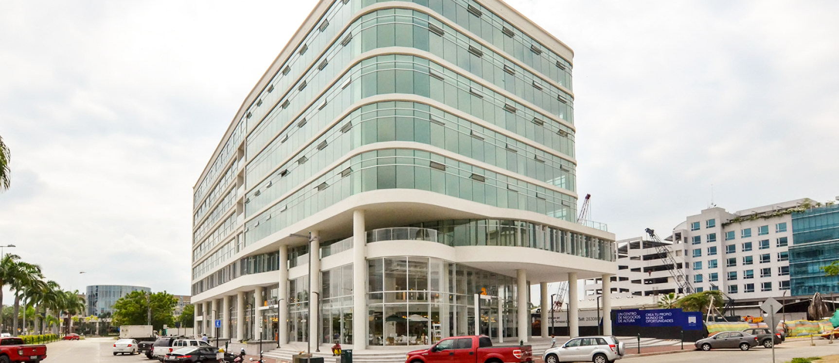 Oficina en alquiler en Los Arcos Plaza sector Samborondón GeoBienes - Oficina en alquiler en Los Arcos Plaza sector Samborondón - Plusvalia Guayaquil Casas de venta y alquiler Inmobiliaria Ecuador