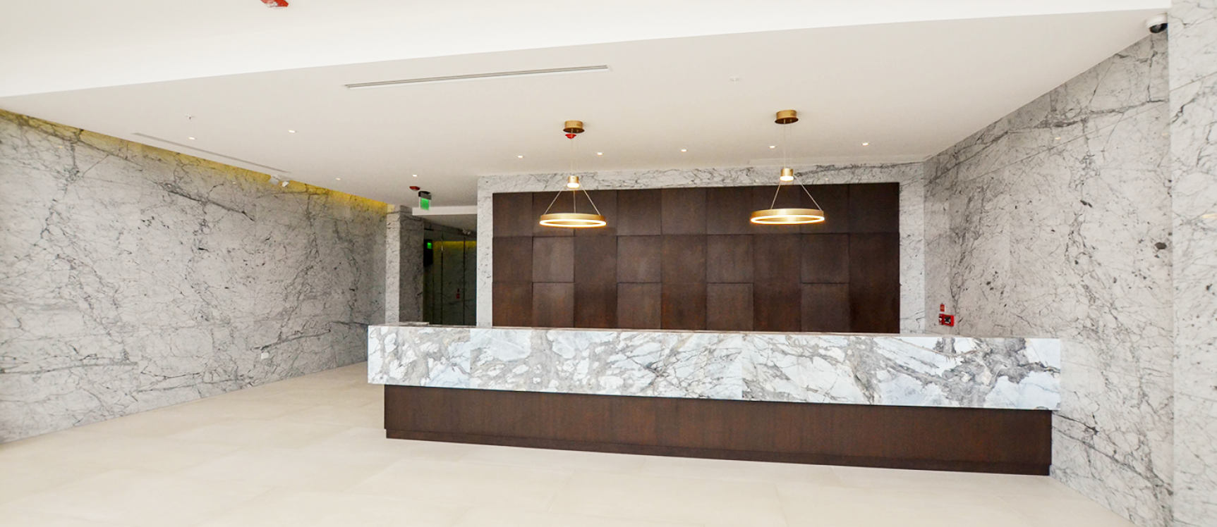 Oficina en alquiler en Los Arcos Plaza sector Samborondón GeoBienes - Oficina en alquiler en Los Arcos Plaza sector Samborondón - Plusvalia Guayaquil Casas de venta y alquiler Inmobiliaria Ecuador