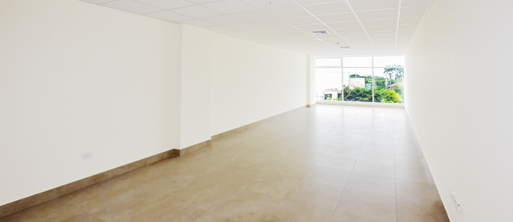 Oficina en alquiler en Los Arcos Plaza sector Samborondón GeoBienes - Oficina en alquiler en Los Arcos Plaza sector Samborondón - Plusvalia Guayaquil Casas de venta y alquiler Inmobiliaria Ecuador