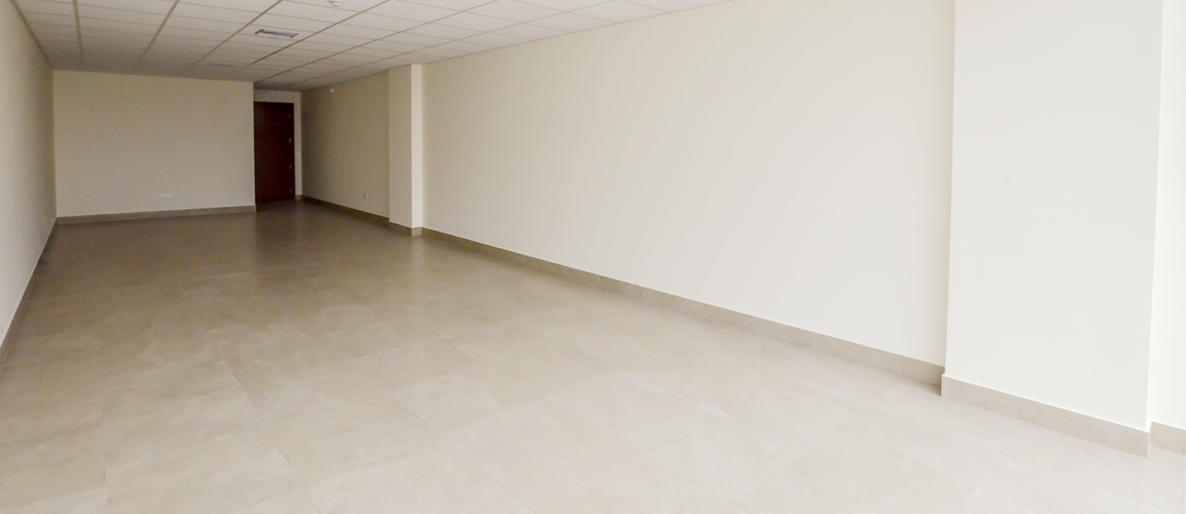 Oficina en alquiler en Los Arcos Plaza sector Samborondón GeoBienes - Oficina en alquiler en Los Arcos Plaza sector Samborondón - Plusvalia Guayaquil Casas de venta y alquiler Inmobiliaria Ecuador