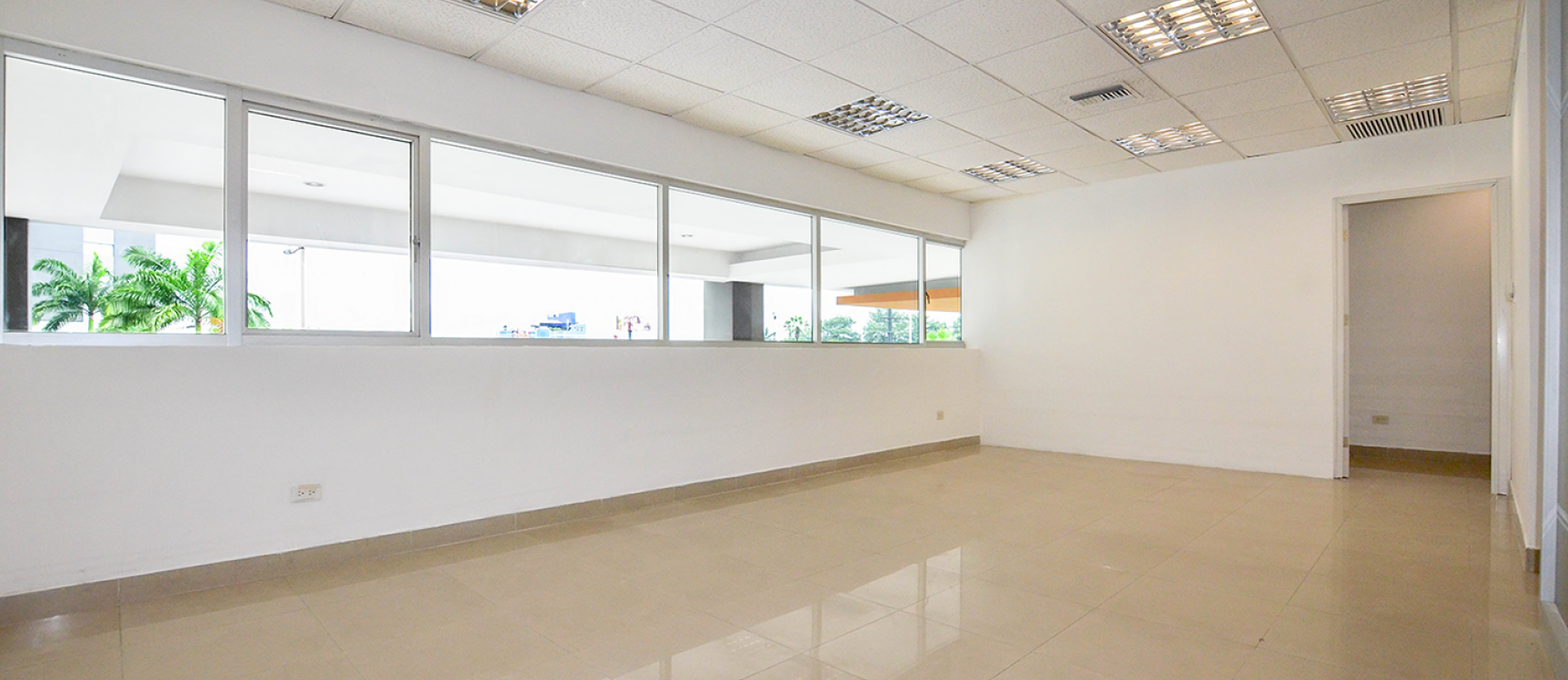 Oficina en alquiler en Parque Empresarial Colón sector norte de Guayaquil GeoBienes - Oficina en alquiler en Parque Empresarial Colón sector norte de Guayaquil - Plusvalia Guayaquil Casas de venta y alquiler Inmobiliaria Ecuador