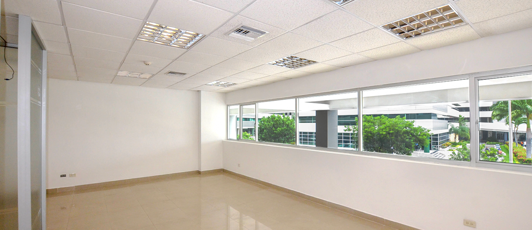 Oficina en alquiler en Parque Empresarial Colón sector norte de Guayaquil GeoBienes - Oficina en alquiler en Parque Empresarial Colón sector norte de Guayaquil - Plusvalia Guayaquil Casas de venta y alquiler Inmobiliaria Ecuador