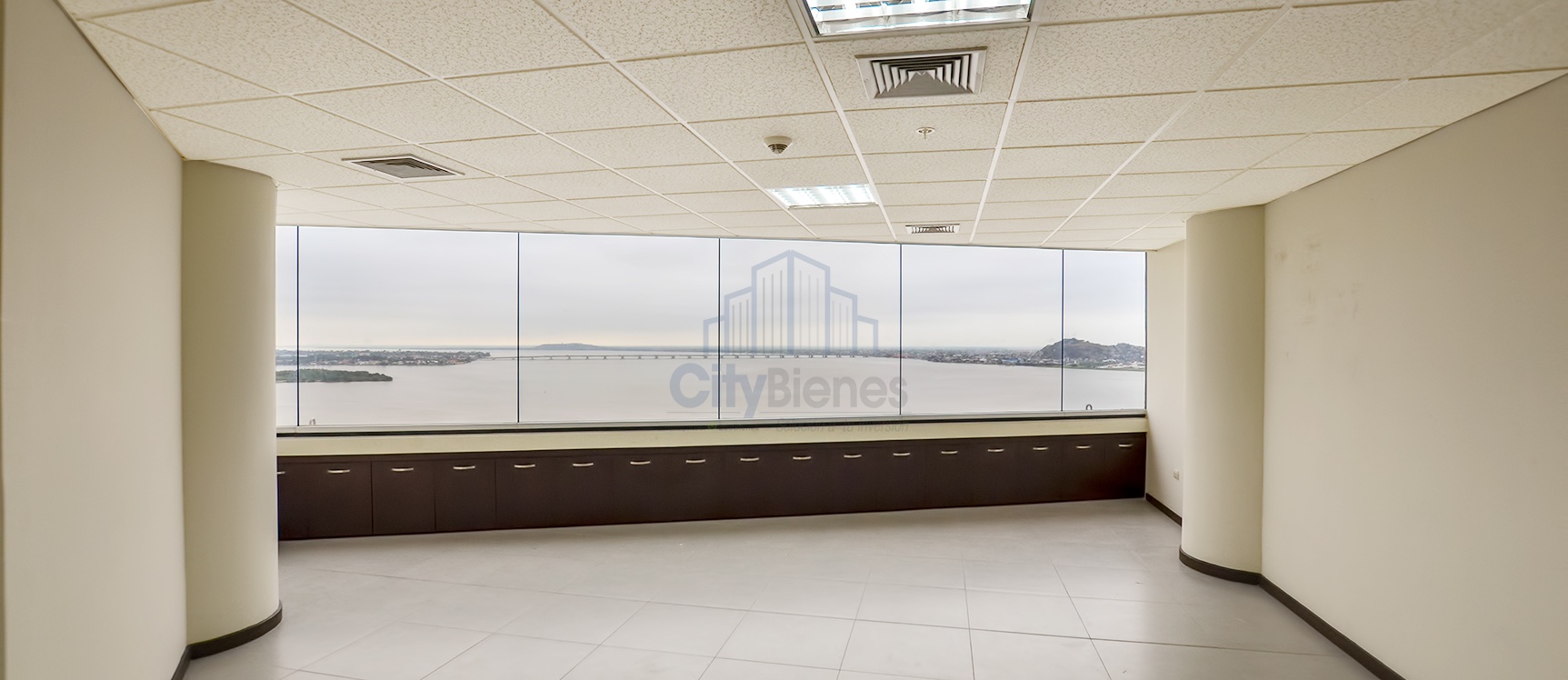 Oficina en alquiler en The Point centro de Guayaquil GeoBienes - Oficina en alquiler en The Point centro de Guayaquil - Plusvalia Guayaquil Casas de venta y alquiler Inmobiliaria Ecuador