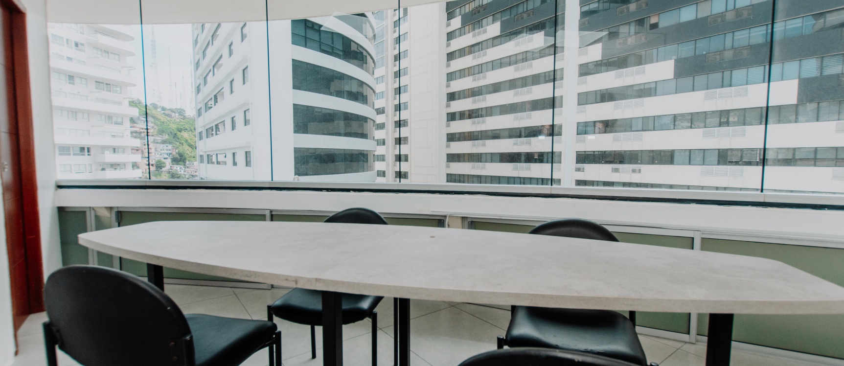 Oficina en alquiler en The Point, Puerto Santa Ana GeoBienes - Oficina en alquiler en The Point, Puerto Santa Ana - Plusvalia Guayaquil Casas de venta y alquiler Inmobiliaria Ecuador