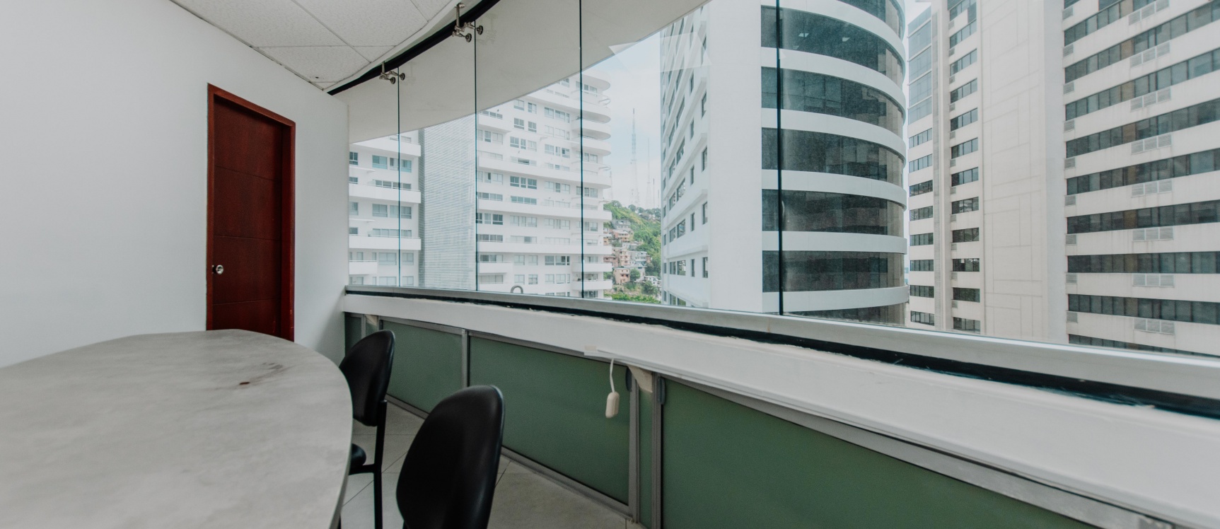 Oficina en alquiler en The Point, Puerto Santa Ana GeoBienes - Oficina en alquiler en The Point, Puerto Santa Ana - Plusvalia Guayaquil Casas de venta y alquiler Inmobiliaria Ecuador