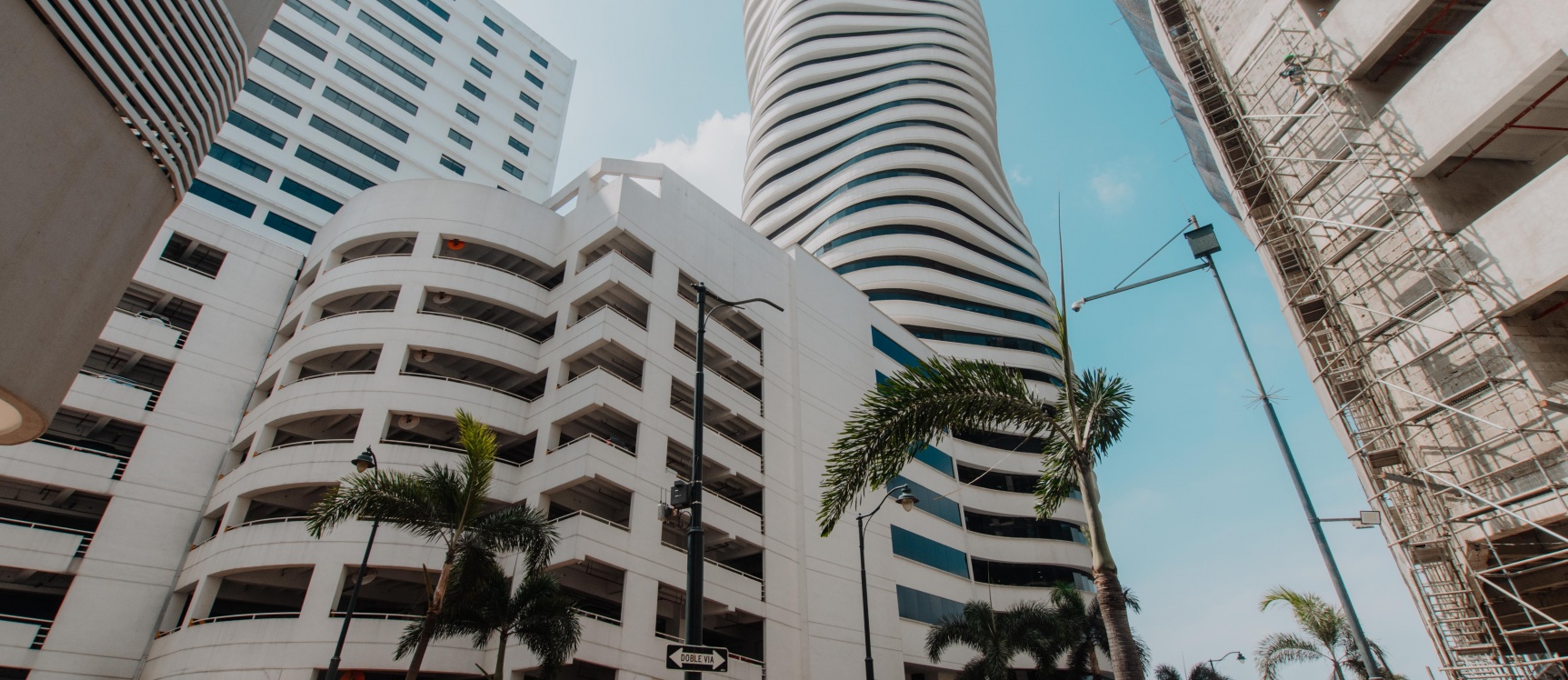 Oficina en alquiler en The Point, Puerto Santa Ana GeoBienes - Oficina en alquiler en The Point, Puerto Santa Ana - Plusvalia Guayaquil Casas de venta y alquiler Inmobiliaria Ecuador