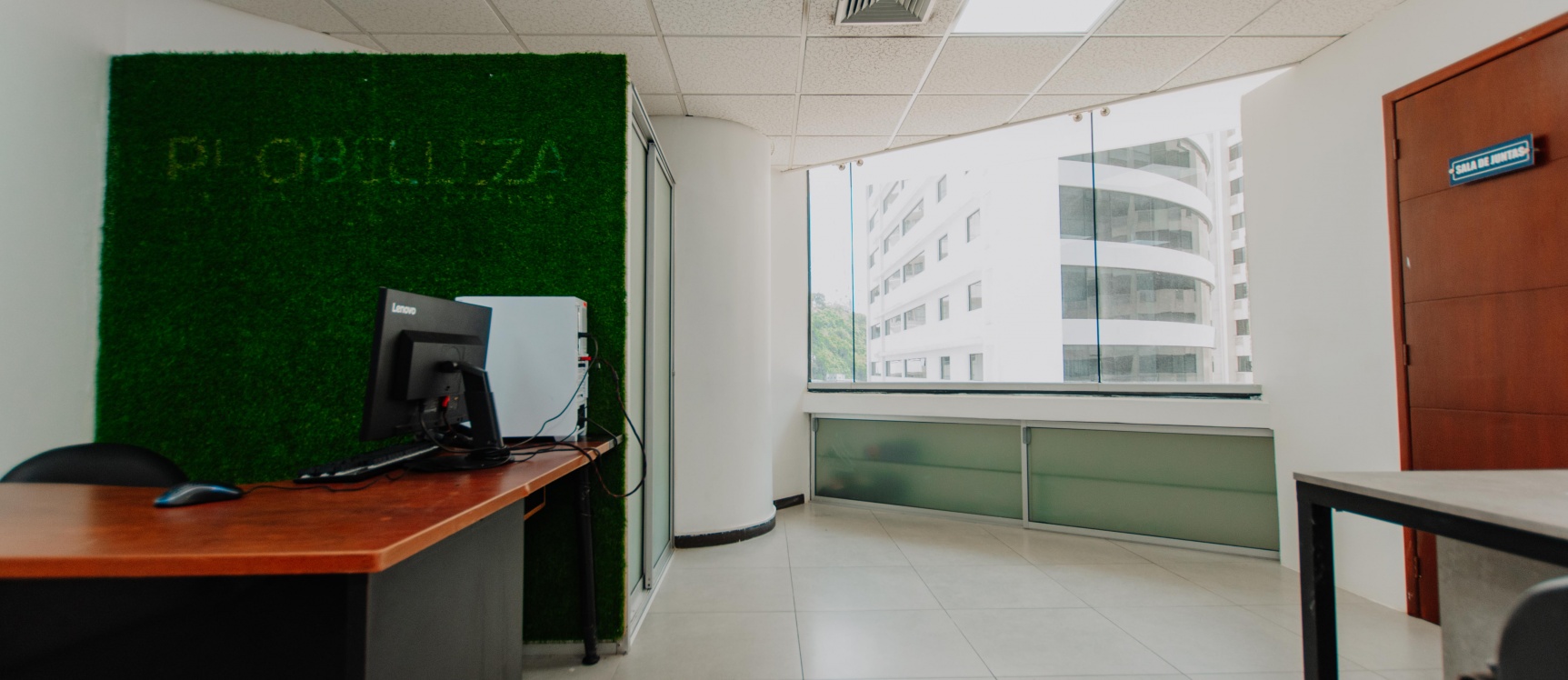 Oficina en alquiler en The Point, Puerto Santa Ana GeoBienes - Oficina en alquiler en The Point, Puerto Santa Ana - Plusvalia Guayaquil Casas de venta y alquiler Inmobiliaria Ecuador