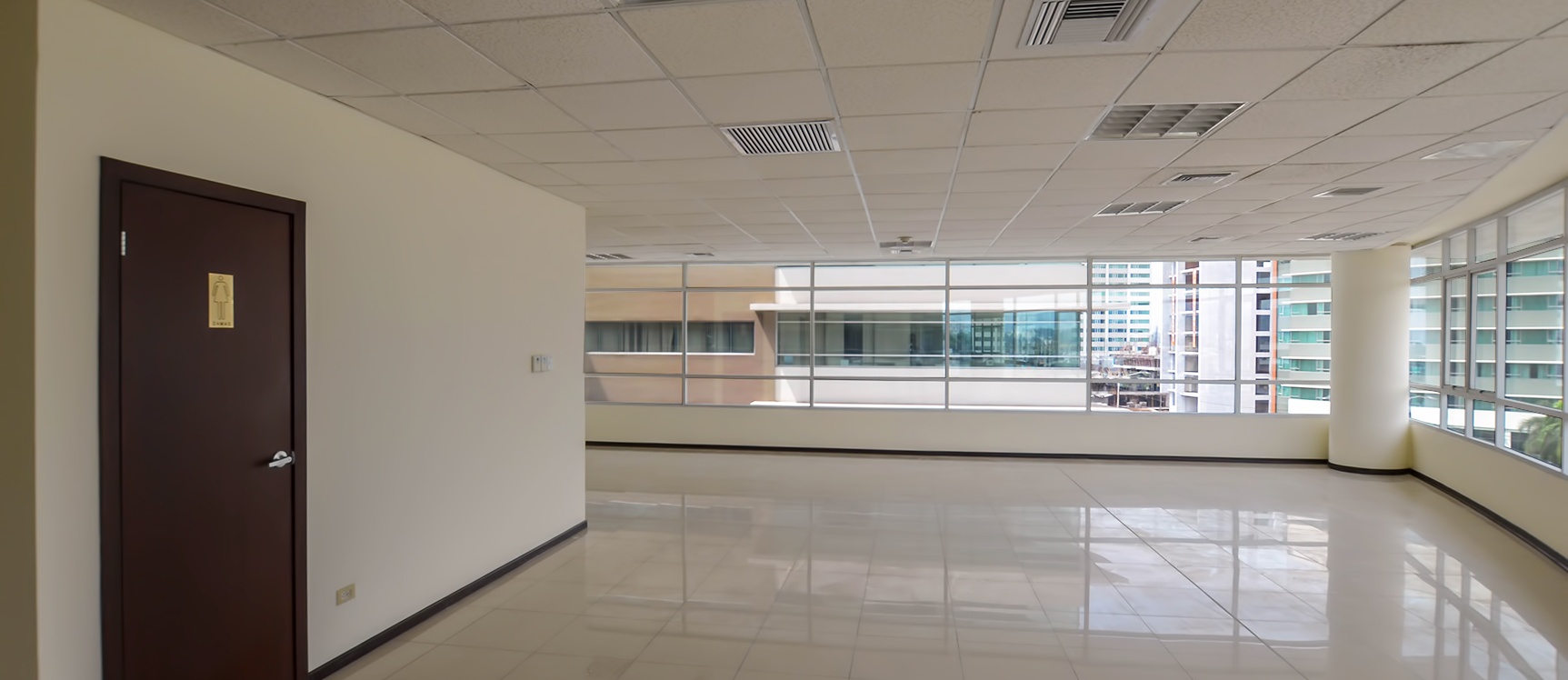 Oficina en alquiler en Torres del Mall sector norte de Guayaquil GeoBienes - Oficina en alquiler en Torres del Mall sector norte de Guayaquil - Plusvalia Guayaquil Casas de venta y alquiler Inmobiliaria Ecuador