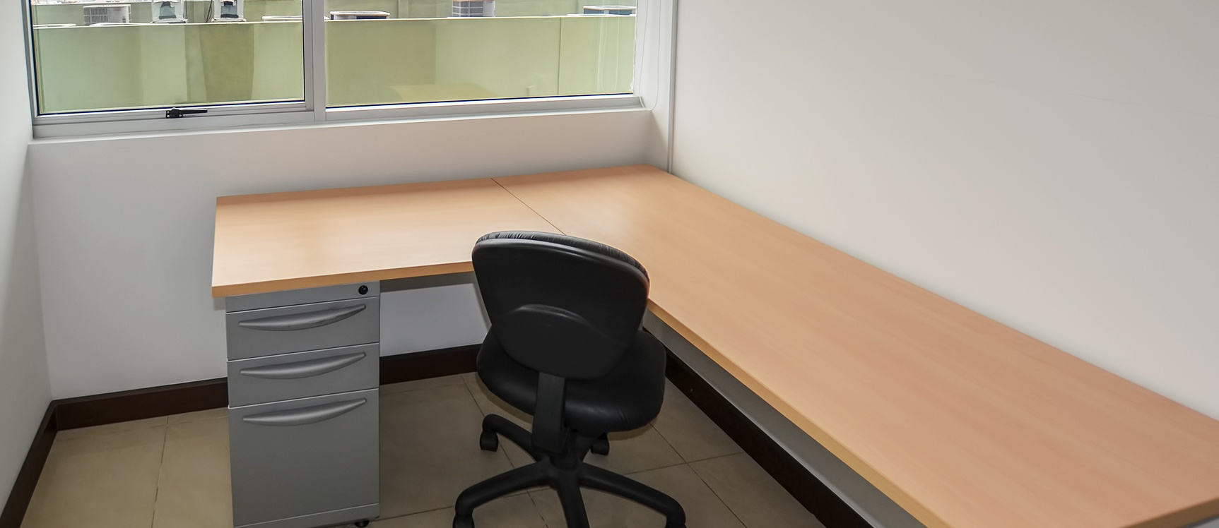 Oficina en alquiler en Trade Building sector norte de Guayaquil GeoBienes - Oficina en alquiler en Trade Building sector norte de Guayaquil - Plusvalia Guayaquil Casas de venta y alquiler Inmobiliaria Ecuador