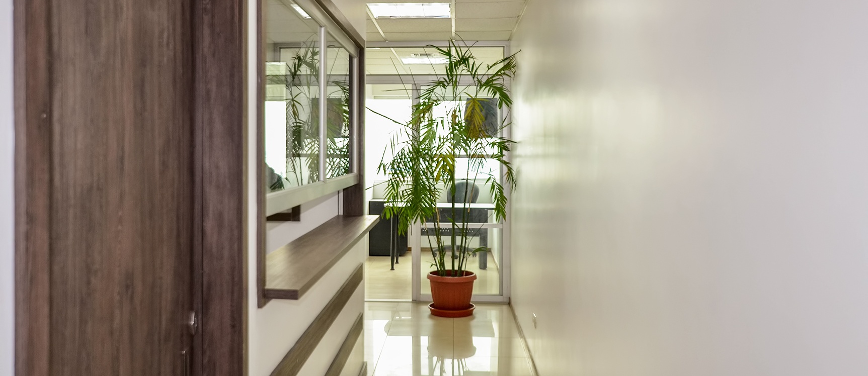 Oficina en alquiler en Trade Building sector norte de Guayaquil GeoBienes - Oficina en alquiler en Trade Building sector norte de Guayaquil - Plusvalia Guayaquil Casas de venta y alquiler Inmobiliaria Ecuador