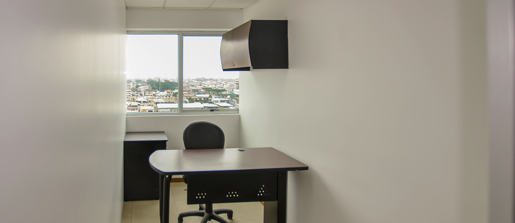 Oficina en alquiler en Trade Building sector norte de Guayaquil GeoBienes - Oficina en alquiler en Trade Building sector norte de Guayaquil - Plusvalia Guayaquil Casas de venta y alquiler Inmobiliaria Ecuador